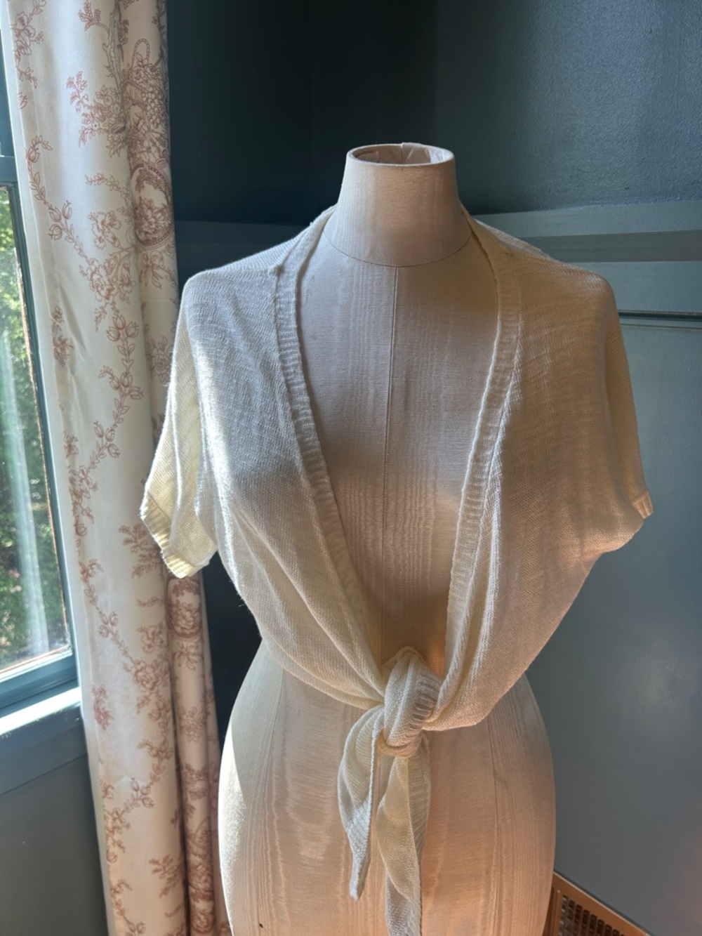 Matilda Jane Women’s Cream Tie-Front Knit Top